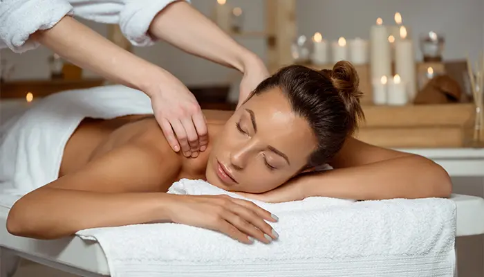 Massage giúp giảm căng thẳng, thư giãn tinh thần