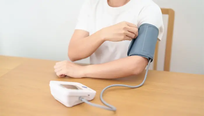Người bị huyết áp thấp không nên uống trà hoa cúc 