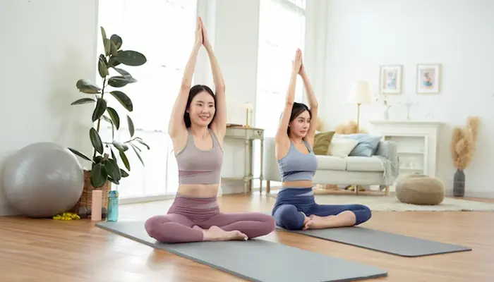 Có thể áp dụng phương pháp thiền, yoga để giảm căng thẳng, thư giãn, dễ đi vào giấc ngủ