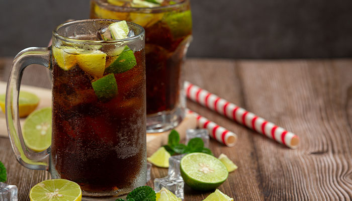 Bà bầu mất ngủ không nên uống nước ngọt