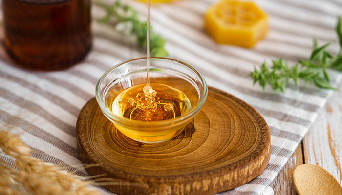 Bà bầu mất ngủ nên uống gì? Mật ong