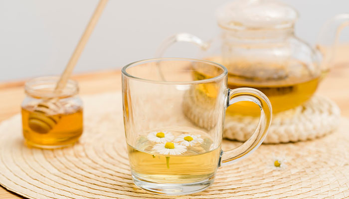 Trà hoa cúc cũng là nước uống mà mẹ bầu nên uống