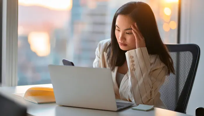 Bị trầm cảm có nên đi làm tiếp không? Phụ thuộc vào mức độ bệnh và công việc của mỗi người