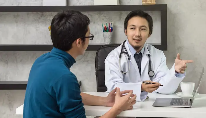 Để phòng ngừa đột quỵ gây ra bệnh Parkinson cần kiểm soát tốt bệnh lý theo chỉ định của bác sĩ