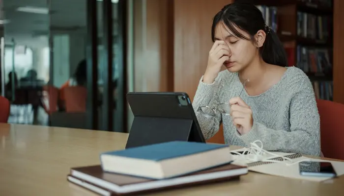 Biểu hiện của tâm thần phân liệt mất ý chí làm việc và học tập