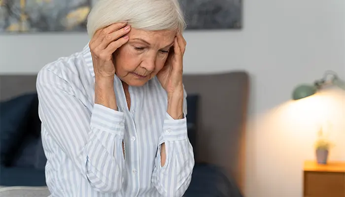 Các giai đoạn của bệnh Alzheimer bắt đầu từ giai đoạn nhẹ chưa xuất hiện triệu chứng