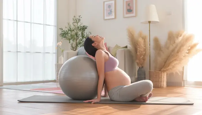 Vận động nhẹ nhàng cũng là cách cải thiện giấc ngủ ở mẹ bầu 