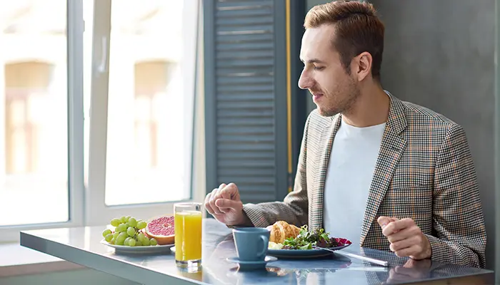 Cách cai thuốc lá hiệu quả là xây dựng chế độ ăn uống và sinh hoạt lành mạnh