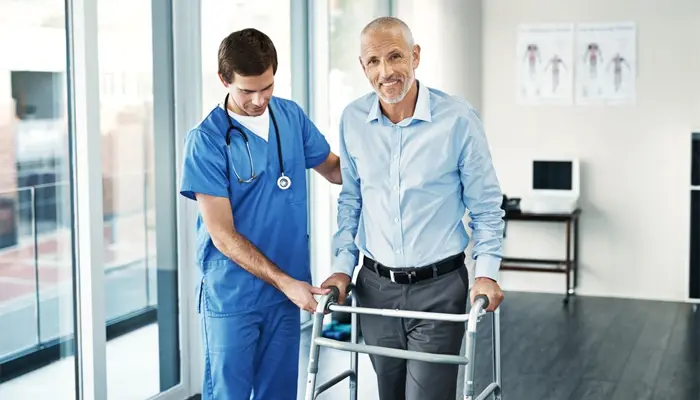 Cách chăm sóc người bệnh Parkinson hỗ trợ vận động 