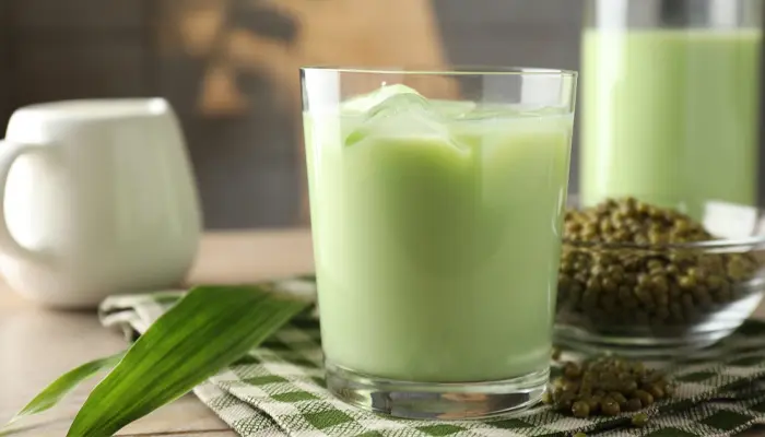 Cách chữa mất ngủ bằng cách chế biến là sữa đậu xanh 