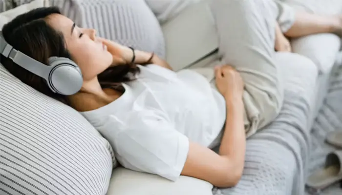 Nghe nhạc thư giãn trước khi ngủ giúp ngủ ngon hơn 