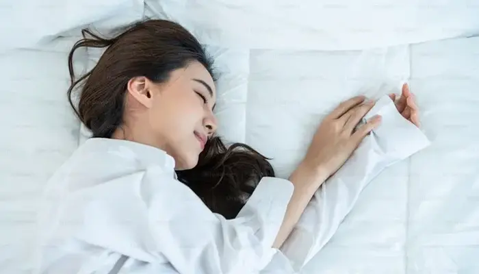 Nên kết hợp dùng nhân trần và duy trì giờ ngủ thức cố định để đạt hiệu quả tốt