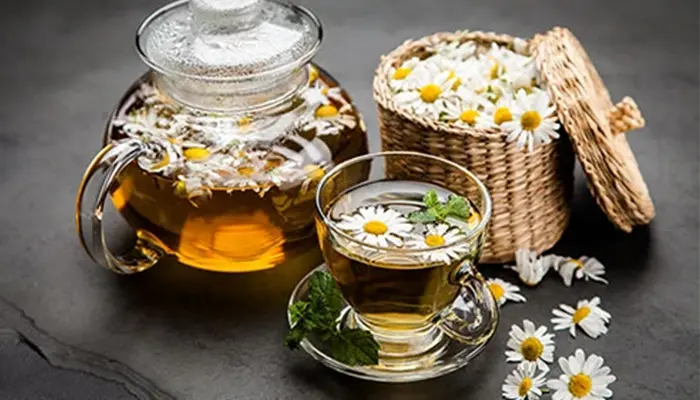 Sử dụng trà thảo mộc cũng giúp thư giãn, cải thiện tinh thần hiệu quả