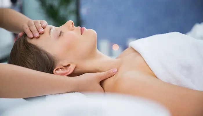 Cách massage dễ ngủ đơn giản như xoa bóp đầu