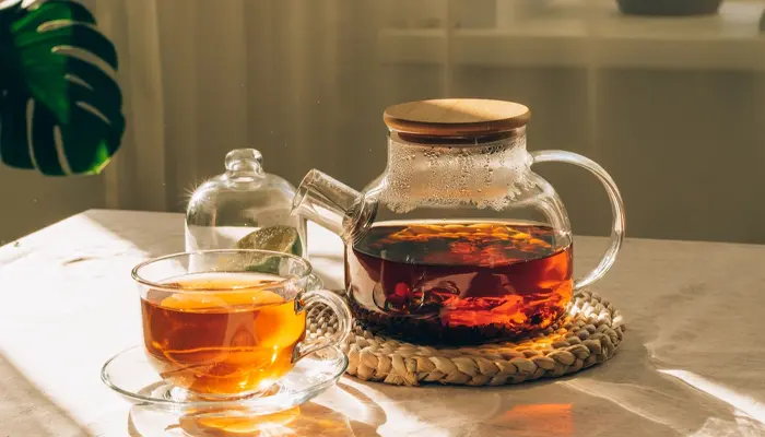 Bạn nên uống trà với lượng vừa phải và pha trà ở nhiệt độ thấp 