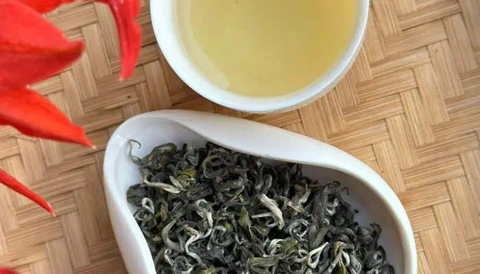 Trà shan tuyết có mất ngủ không? Có thể nếu uống không đúng thời điểm và liều lượng phù hợp