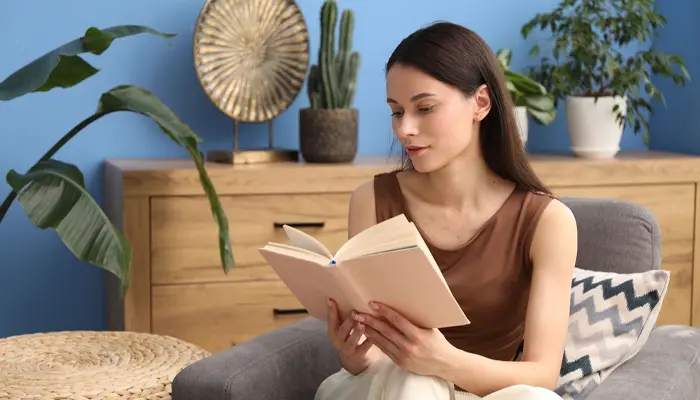 Viết nhật ký, đọc sách cũng là cách giúp vượt qua trầm cảm 