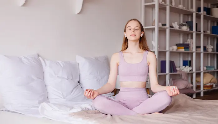 Tạo thói quen thư giãn trước khi ngủ như thiền 