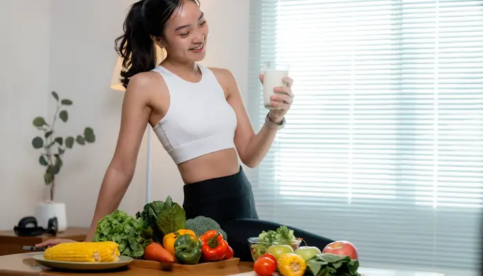 Xây dựng chế độ ăn uống lành mạnh giúp cải thiện tình trạng mất ngủ