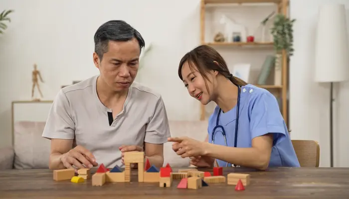 Nên cho người bệnh tham gia các hoạt động trò chơi 