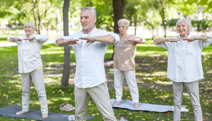 Vận động thể chất đều đặn cũng là cách chữa mất ngủ tự nhiên hiệu quả