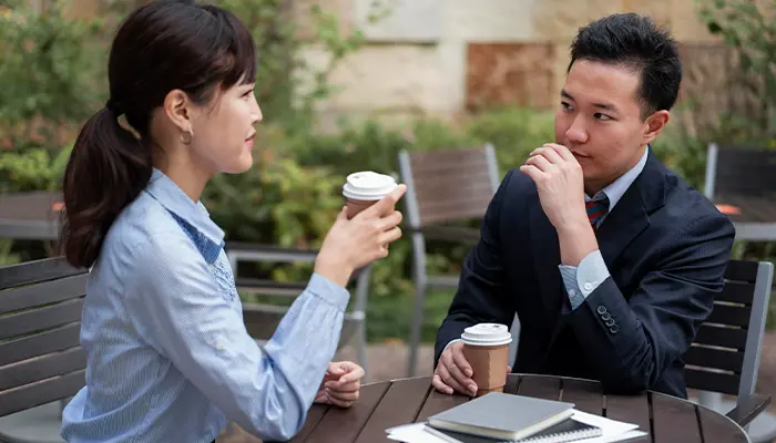 Chuẩn bị trước chủ đề trò chuyện để đỡ căng thẳng, tự tin hơn