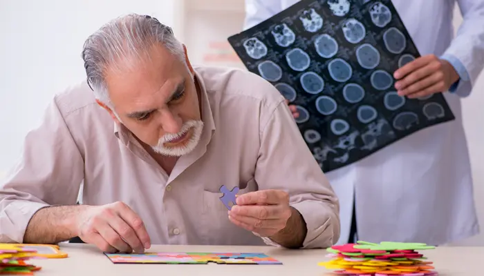 Bệnh Alzheimer là tình trạng bệnh nhân bị suy giảm khả năng giao tiếp và vận động 