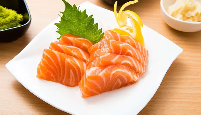 Cá hồi giàu omega-3 và vitamin D giúp cải thiện chất lượng giấc ngủ
