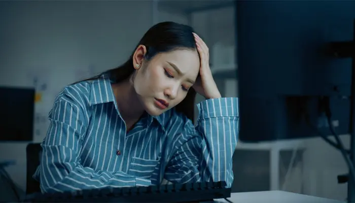 Khó tập trung cũng là dấu hiệu của lo lắng quá mức 