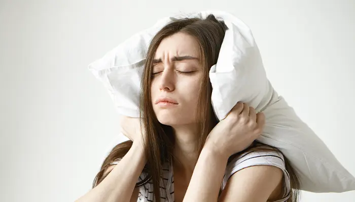 Dấu hiệu nhận biết rối loạn lo âu sợ hãi kéo dài là rối loạn giấc ngủ 