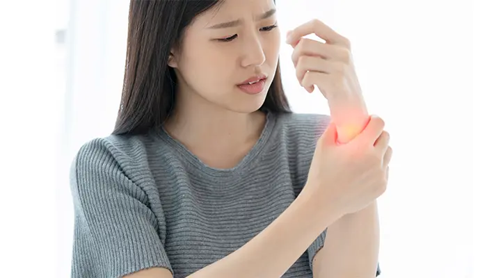 Dấu hiệu thiếu canxi là chuột rút, co cứng cơ