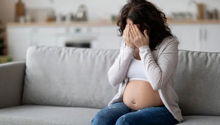 Dấu hiệu trầm cảm khi mang thai lo lắng quá mức và kéo dài