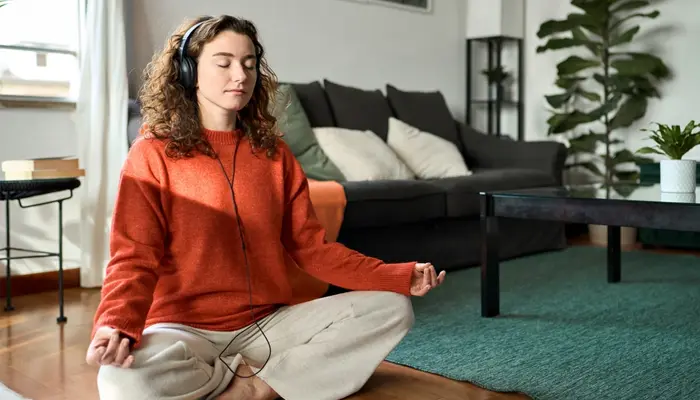 Điều trị bệnh mất ngủ kéo dài bằng cách ngồi thiền giữ tinh thần thư thái