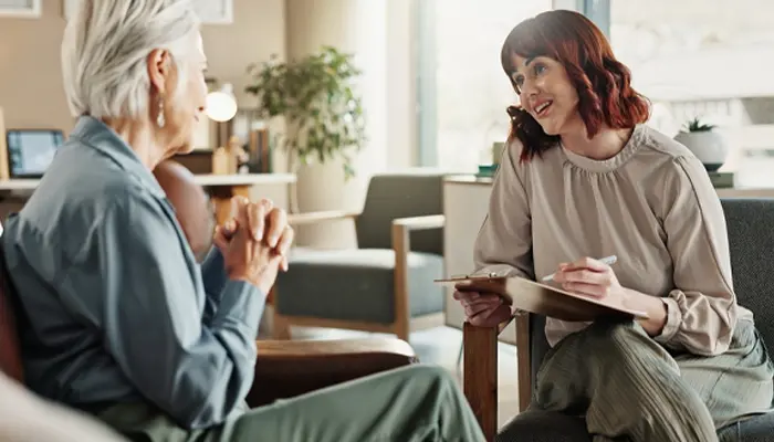 Điều trị tâm thần phân liệt với biện pháp hỗ trợ tâm lý và giao tiếp tích cực