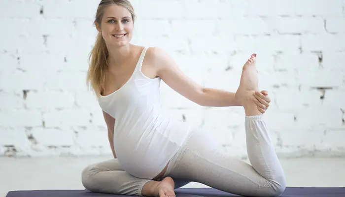 Duy trì vận động nhẹ nhàng thường xuyên sẽ giúp mẹ bầu cải thiện tâm trạng tốt hơn