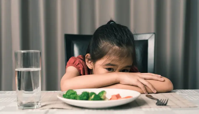 Trẻ cảm thấy chán ăn, bỏ bữa là hậu quả có thể gây ra khi mắc trầm cảm 