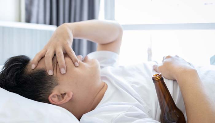 Nghiện rượu kéo dài có thể dẫn đến rối loạn giấc ngủ