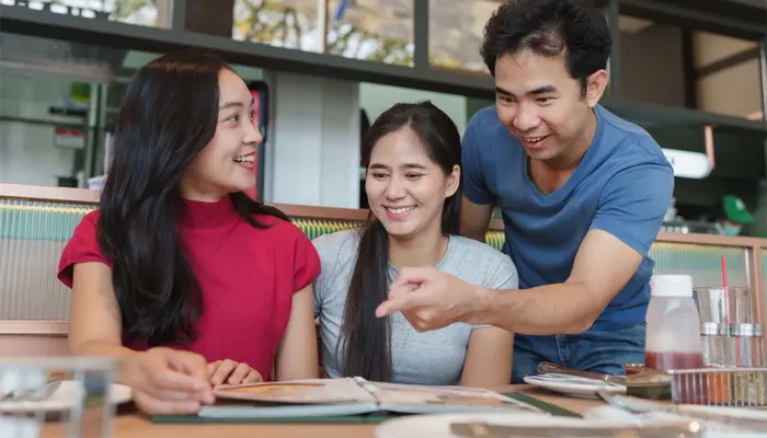 Người bệnh nên chủ động trò chuyện, chia sẻ cảm xúc với người thân nhiều hơn 