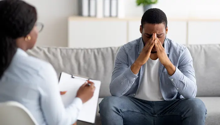 Cần đi khám bác sĩ ngay khi các triệu chứng rối loạn lo âu nặng hơn