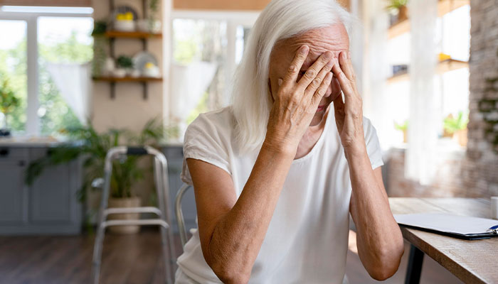 Nên đưa bệnh nhân Alzheimer đến cơ sở y tế nếu triệu chứng trở nặng