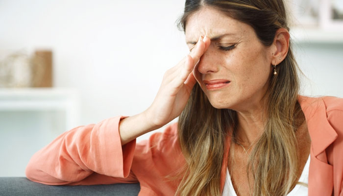 Khi khóc nhiều kèm theo lo âu, buồn bã sẽ là triệu chứng của trầm cảm