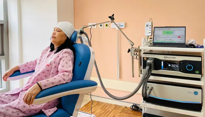Kích thích từ trường xuyên sọ là phương pháp tác động lên não bộ bằng từ trường