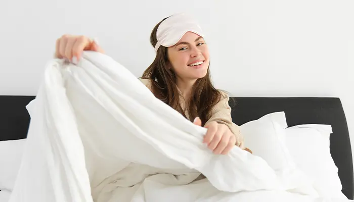 Đắp chăn nặng giúp tạo cảm giác thư giãn, giảm căng thẳng 