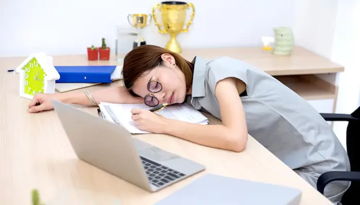 Ngủ trưa giúp não bộ tỉnh táo, làm việc hiệu quả hơn