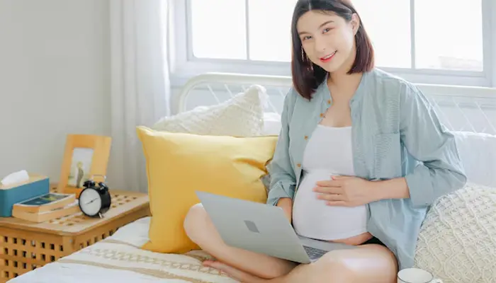 Phụ nữ mang thai cần tham khảo ý kiến bác sĩ trước khi sử dụng vitamin C