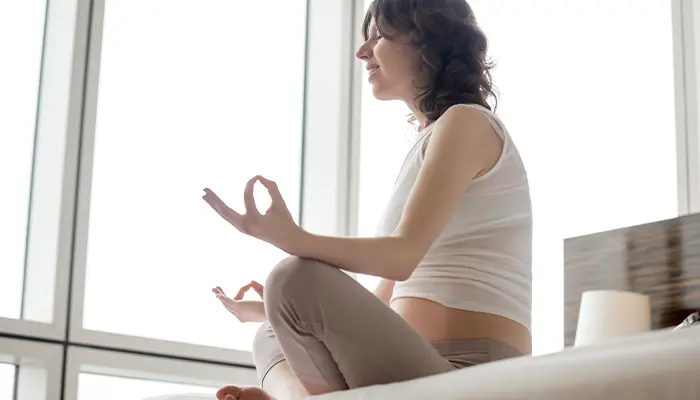 Phương pháp thở 4-7-8 giúp ngủ nhanh trong 1-5 phút 