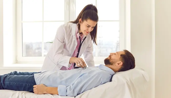 Tái khám định kỳ và hạn chế sử dụng chất kích thích cũng là cách ngừa động kinh tái phát 