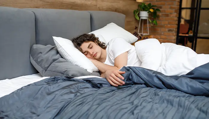 Nên ngủ bù hợp lý để phục hồi cơ thể ổn định lại nhịp sinh học