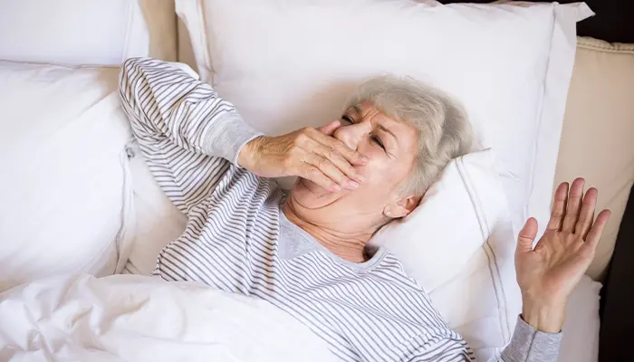 Người già ngủ nhiều có tốt không? Phụ thuộc vào thời gian và chất lượng giấc ngủ 