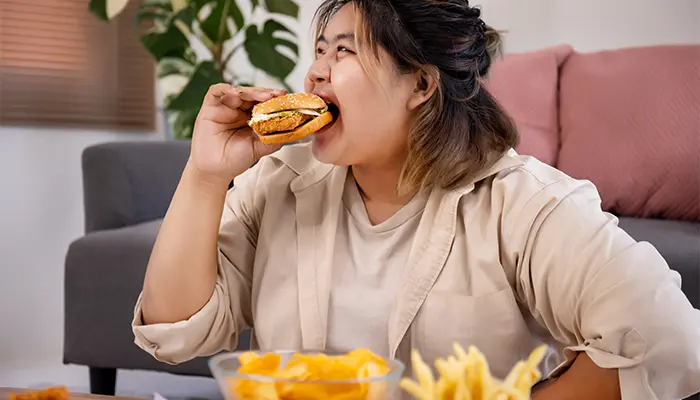 Nguyên nhân ăn nhiều khi bị trầm cảm là để xoa dịu cảm xúc